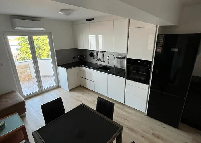 Blanusa D פובליאנה