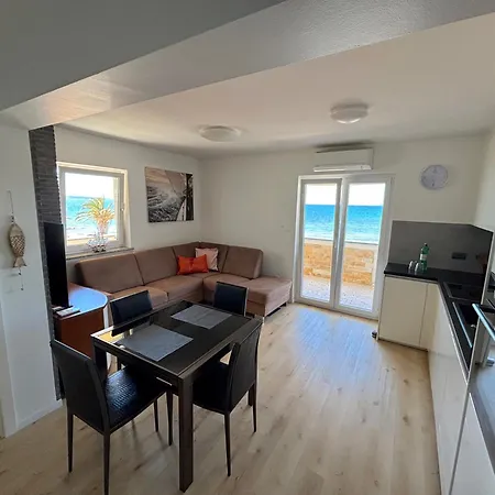 Blanusa D Apartman Povljana